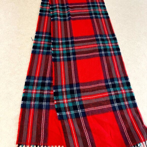 NWT ~ Old Navy Scarf One Size Red Green, White Plaid Fringe - Picture 6 of 7